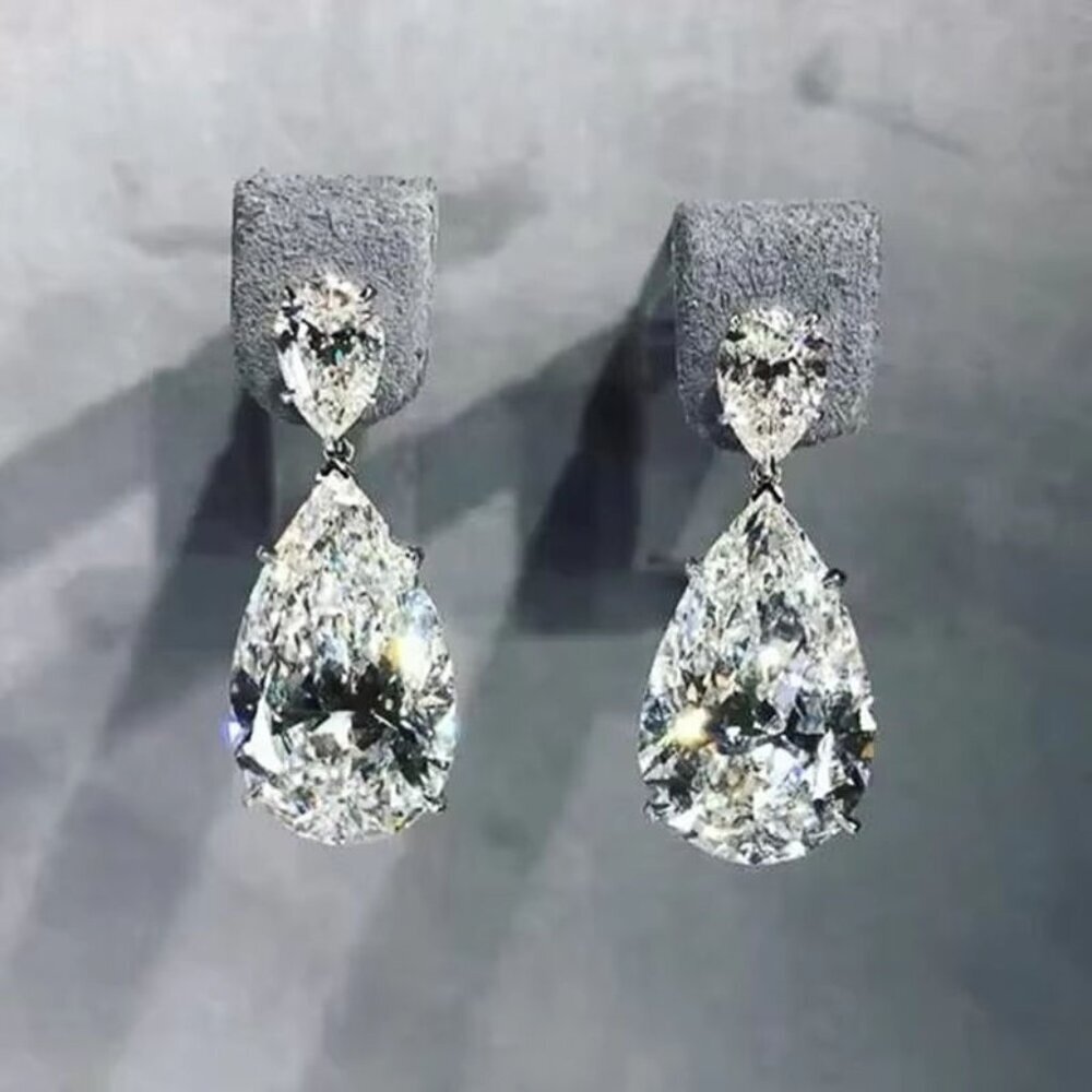Pear Shaped Cubic Zirconia Crystal Bling Drop Pierced Earrings - NEW
